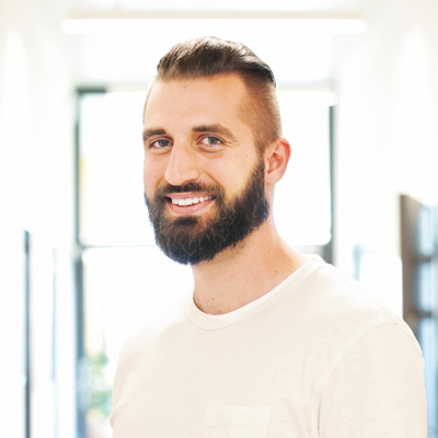 Simon  Käser image